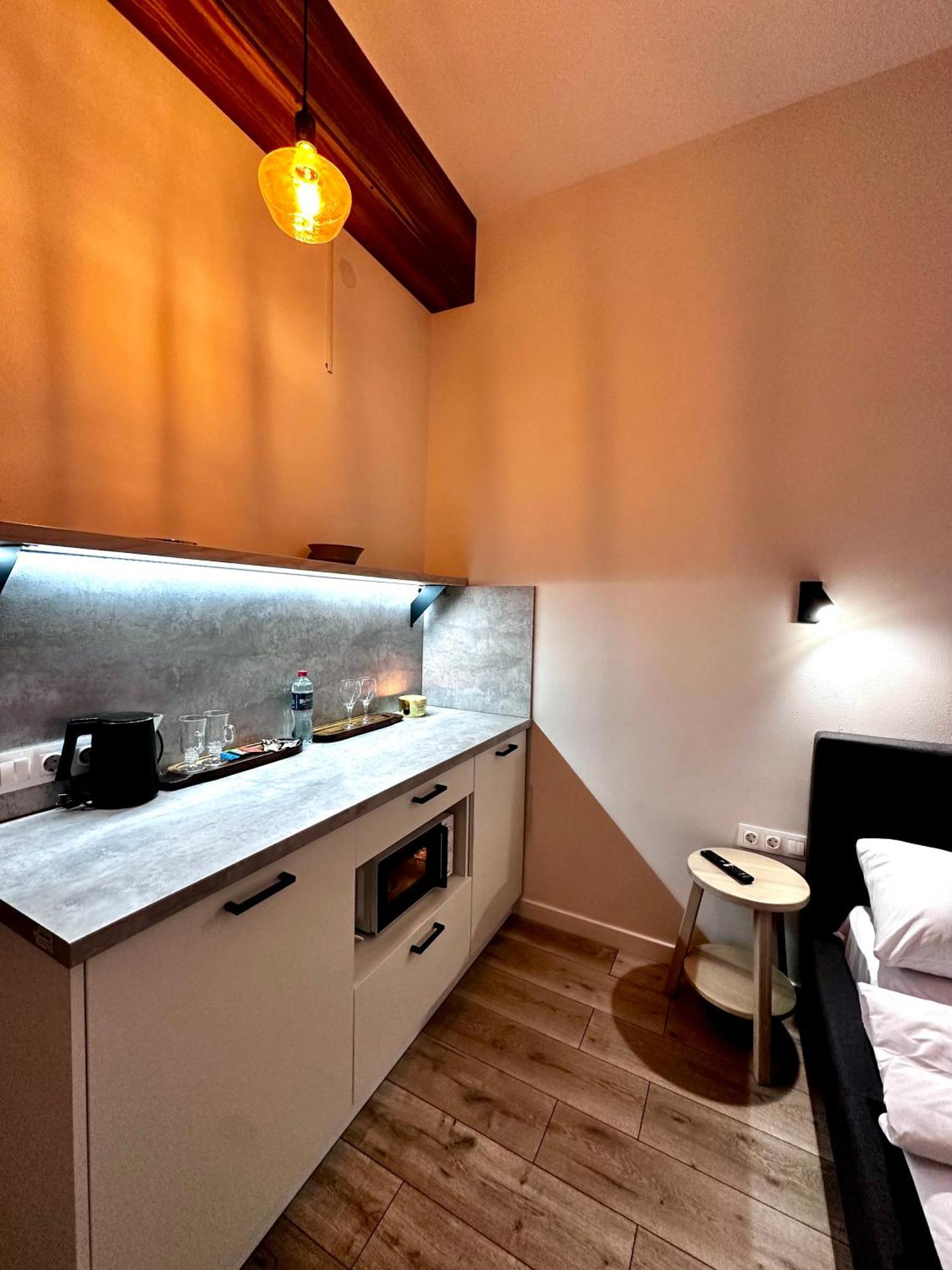 Hotel Gallery 21 Lviv Exterior foto