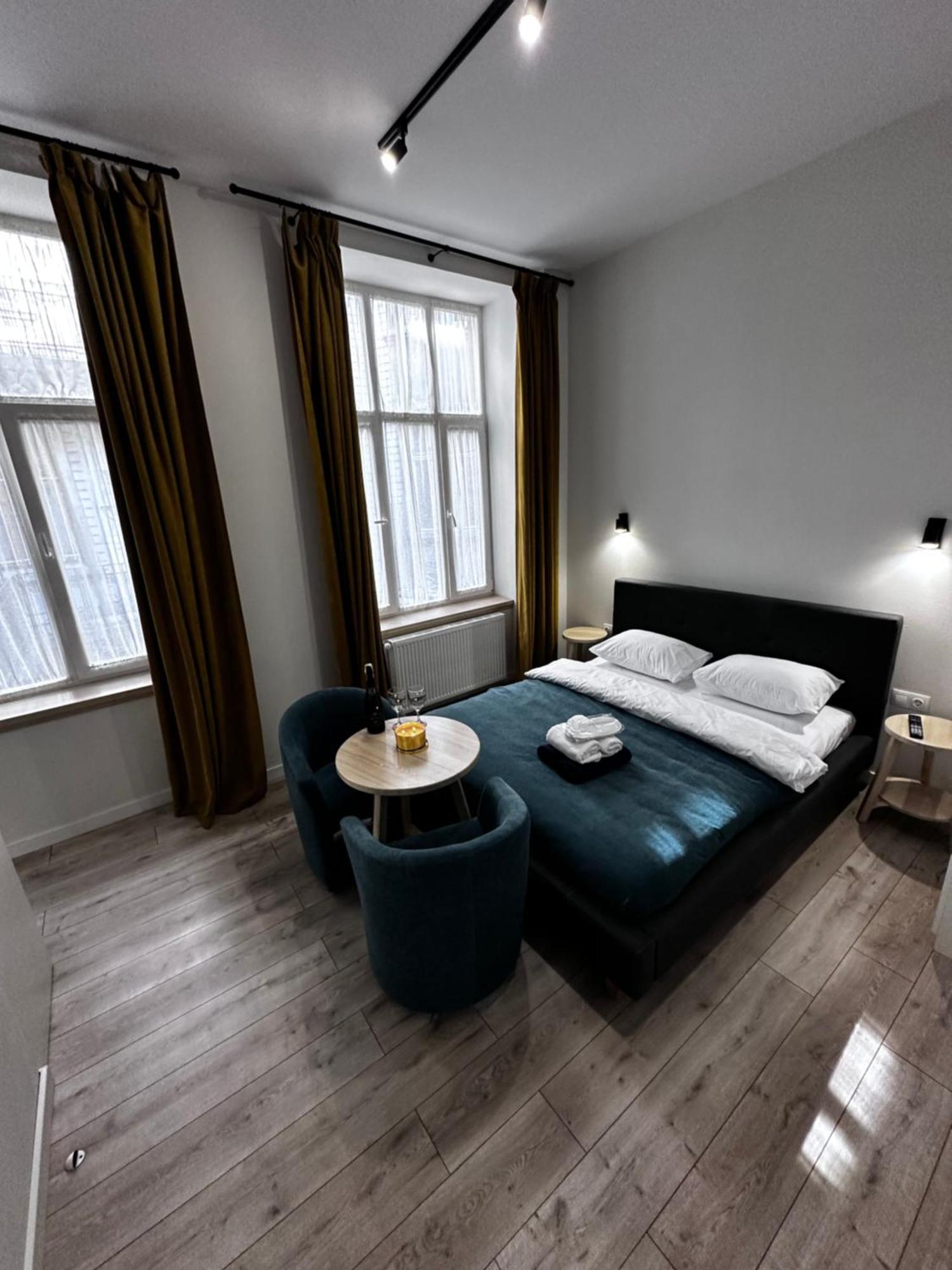 Hotel Gallery 21 Lviv Exterior foto